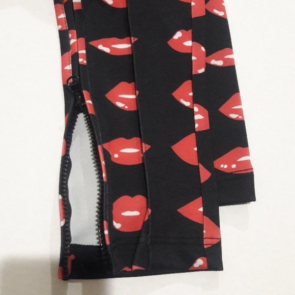NWT Allover Lips print Jacket & Pant Set  S/M/L/XL - Picture 9 of 12